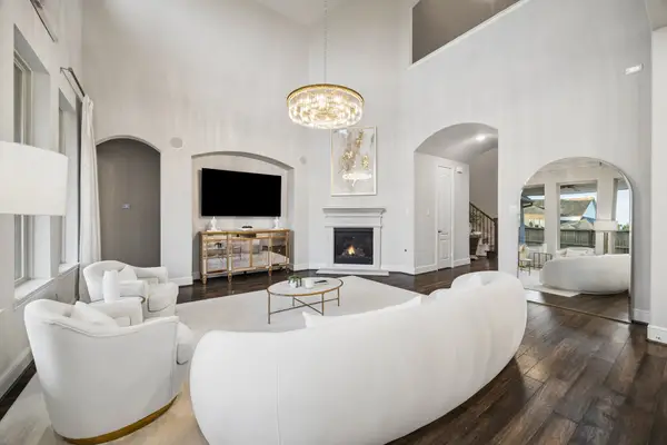 631 Aquilla Square, Webster, TX 77598