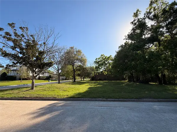 508 Independence Drive, Friendswood, TX 77546