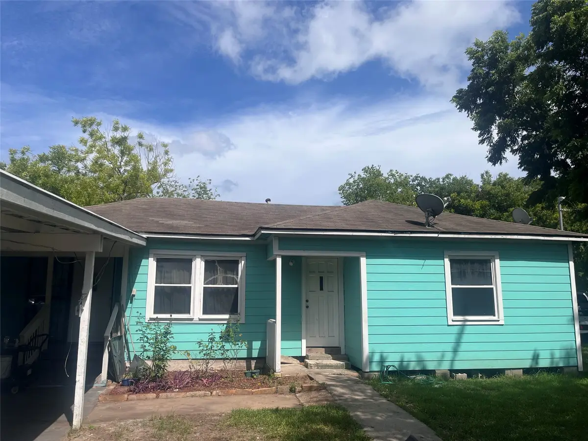 6709 Prino Road, Hitchcock, TX 77563 - Image #1