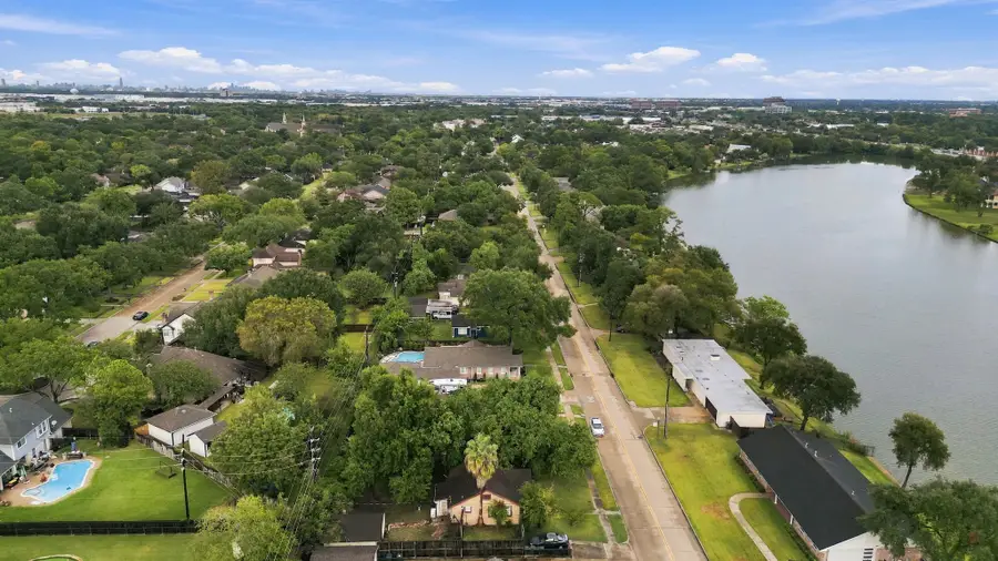 423 Lakeview Drive, Sugar Land, TX 77498 - #3