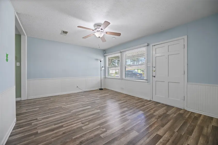 113 Tarpon Avenue, Galveston, TX 77550 - Image #3