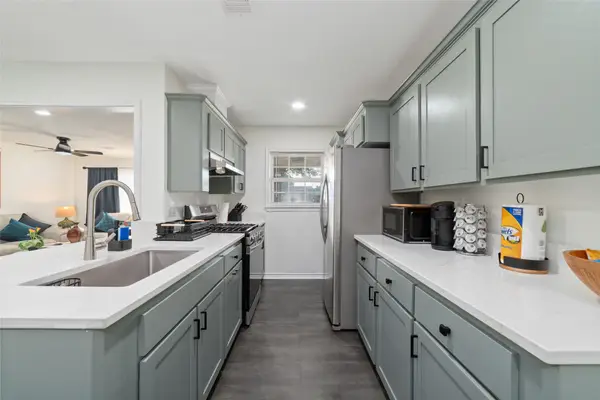 1302 56th Street, Galveston, TX 77551
