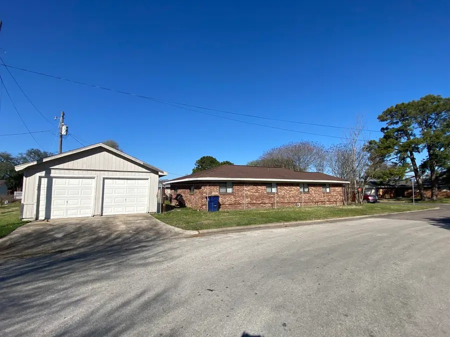 2801 6th Avenue N, Texas City, TX 77590 - #3