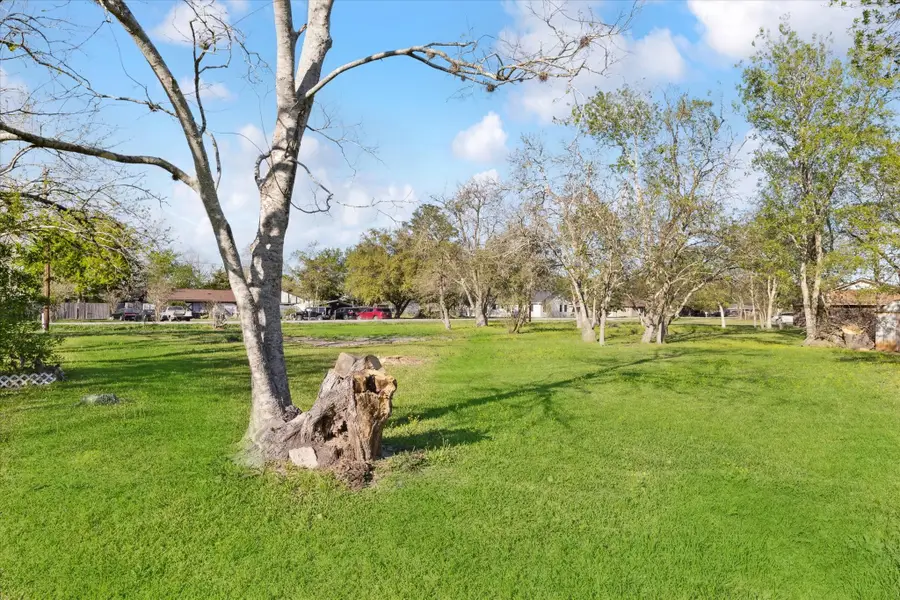 3109 Texas Avenue, Dickinson, TX 77539 - Image #3