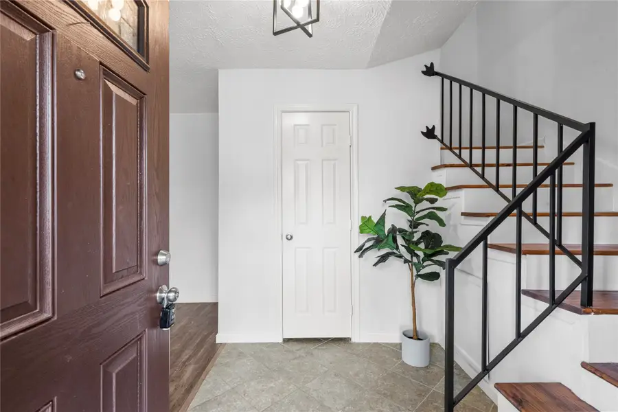 417 Brookdale Drive, League City, TX 77573 - Image #2