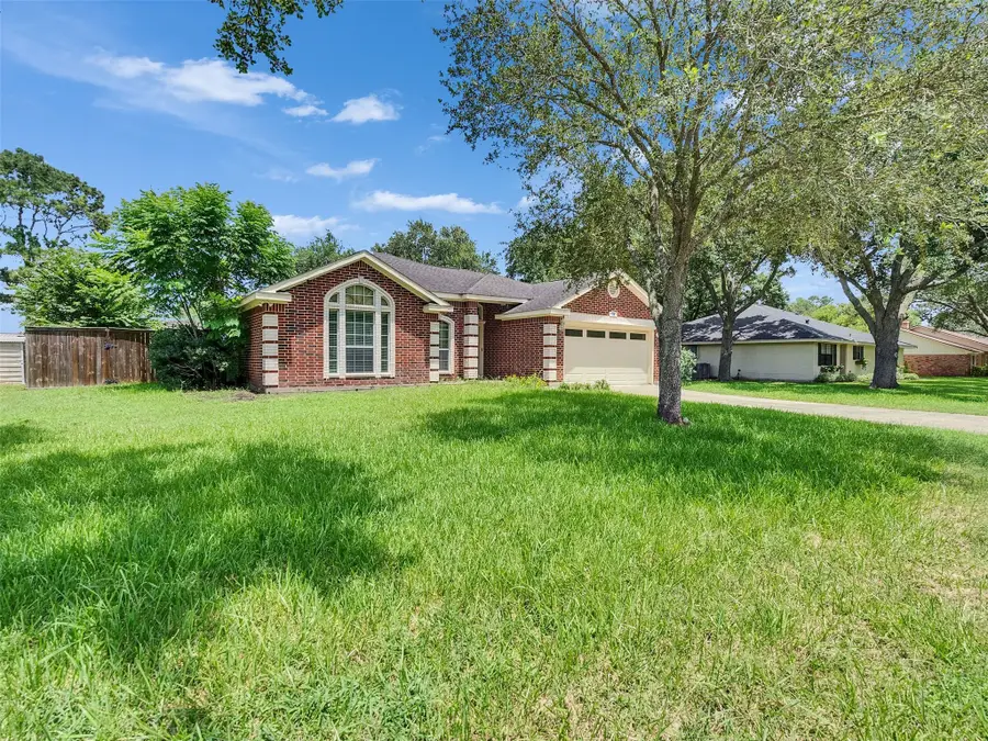 719 Partridge Lane, Eagle Lake, TX 77434 - Image #2