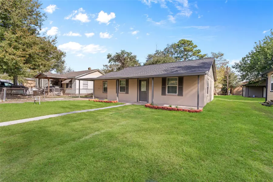 809 S Morgan Street, Angleton, TX 77515 - Image #2