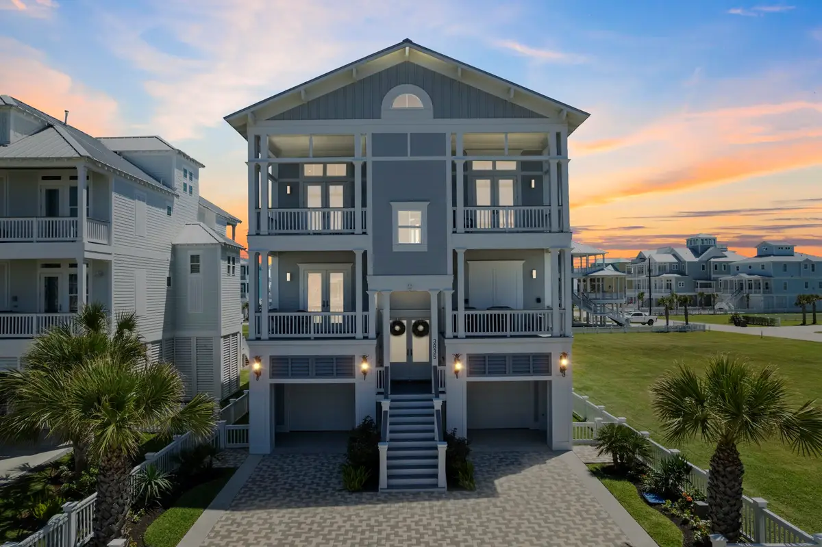 3835 Seabreeze Lane, Galveston, TX 77554 - Image #1