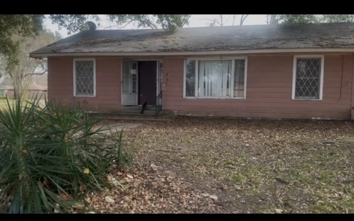 401 Rose Marie Boulevard, Hearne, TX 77859 - Image #1