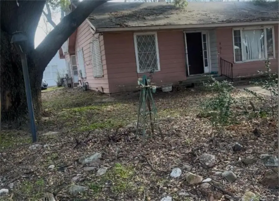 401 Rose Marie Boulevard, Hearne, TX 77859 - Image #3