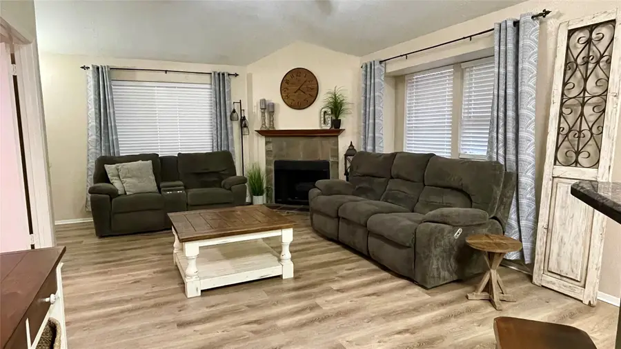 132 Cotton Drive, Lake Jackson, TX 77566 - #2