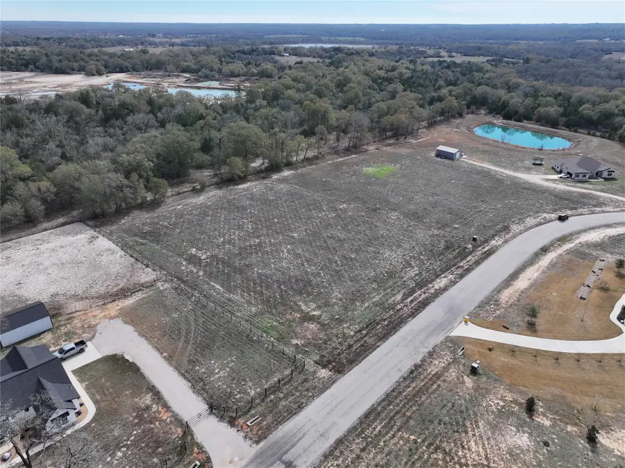 302 N Garrett Circle, Bellville, TX 77418 - Image #2