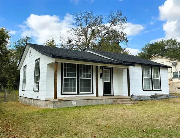 128 Harris Street, Bellville, TX 77418