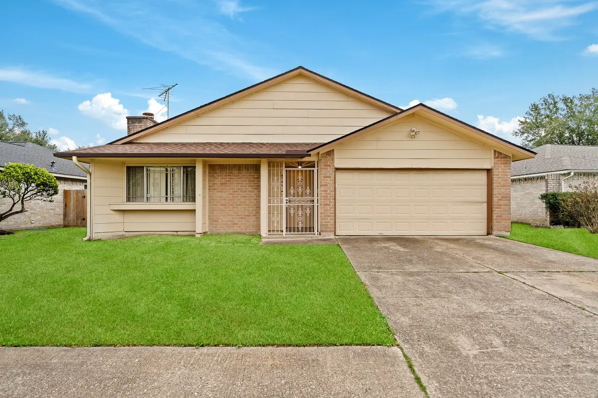 8702 Moonlight Forest Drive, Houston, TX 77088 - Image #1