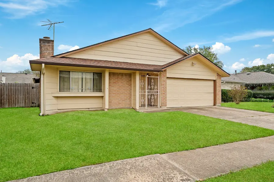 8702 Moonlight Forest Drive, Houston, TX 77088 - Image #3