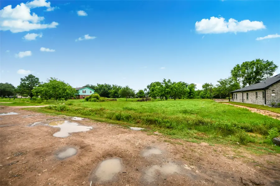 605 Lily Street, Waller, TX 77484 - Image #2
