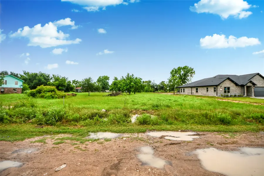 605 Lily Street, Waller, TX 77484 - Image #3