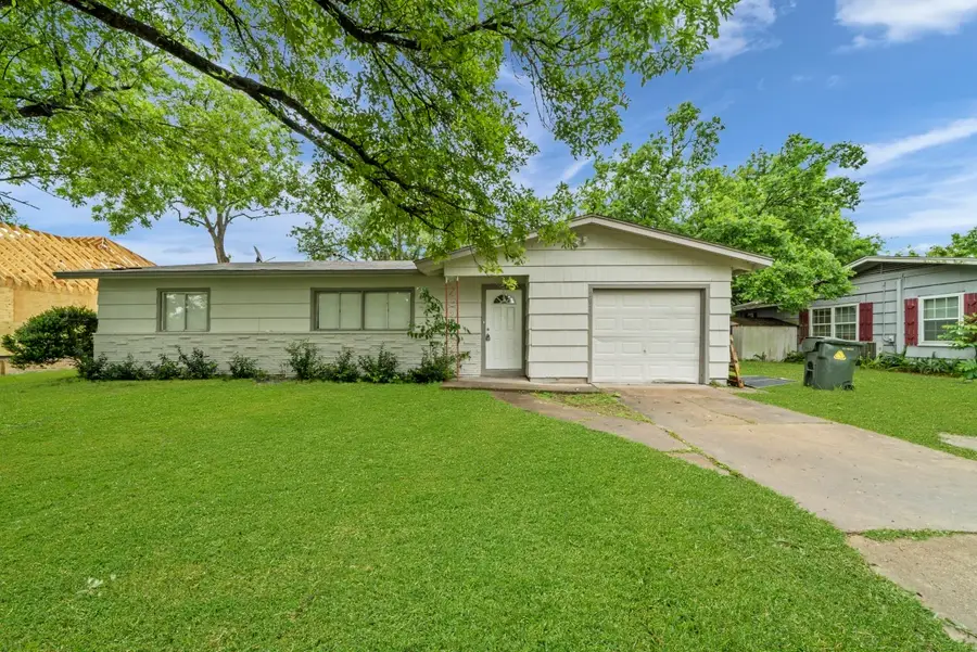 207 W Saunders Street, League City, TX 77573 - Image #2