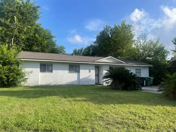 5250 Dumore Drive, Houston, TX 77048