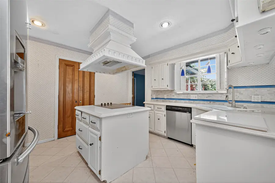 82 April Wind Drive S, Conroe, TX 77356 - Image #2