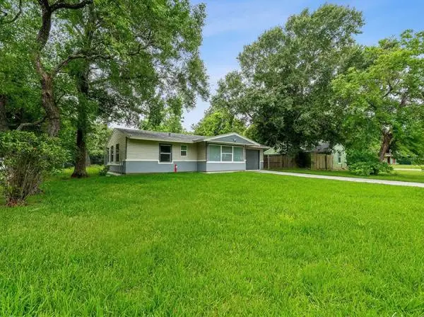 6058 Lyndhurst Drive, Houston, TX 77033 - #3