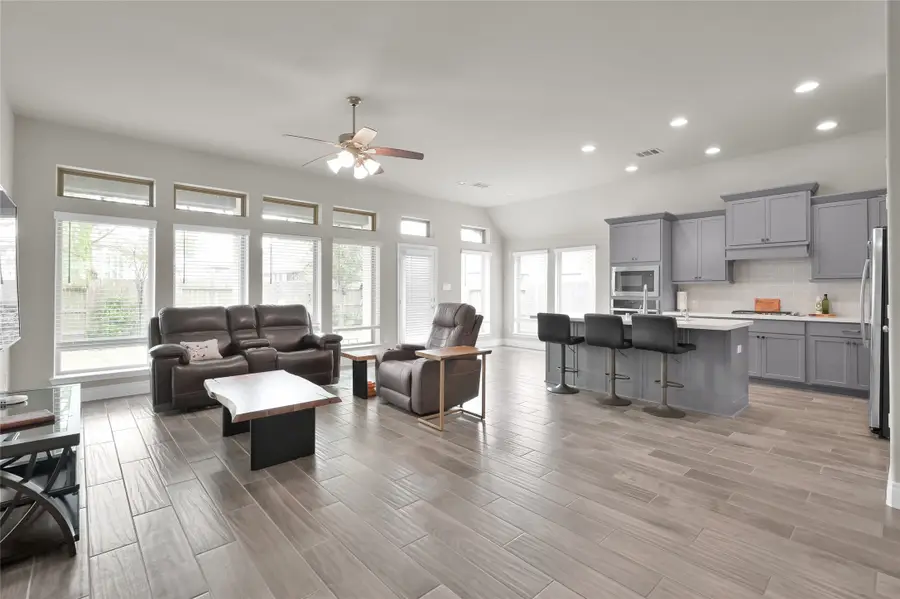 14948 Scarlet Branch Drive, Conroe, TX 77302 - Image #2