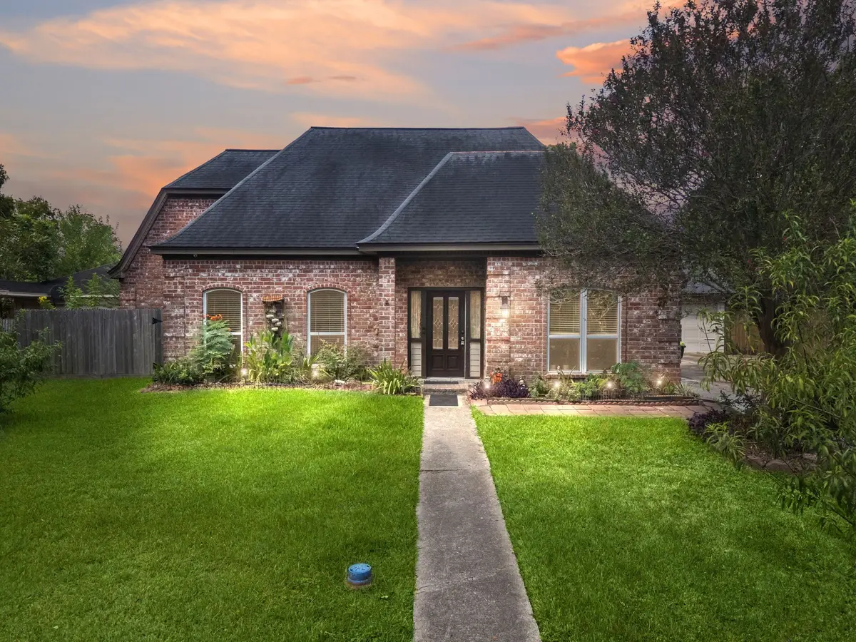 15306 Corona Del Mar Drive, Houston, TX 77083 - Image #1