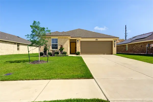 9907 Palm Royal Drive, Baytown, TX 77521