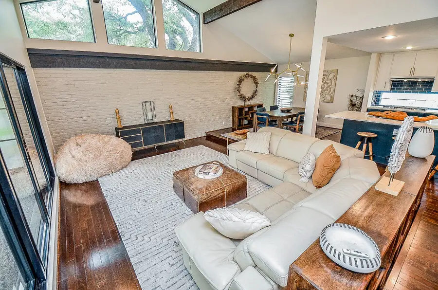 10003 Burgoyne Road, Houston, TX 77042 - Image #2