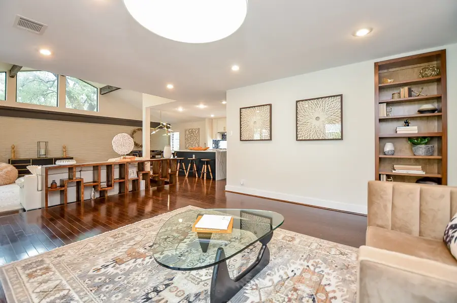 10003 Burgoyne Road, Houston, TX 77042 - Image #3