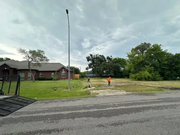 1121 Theresa Street, Houston, TX 77051