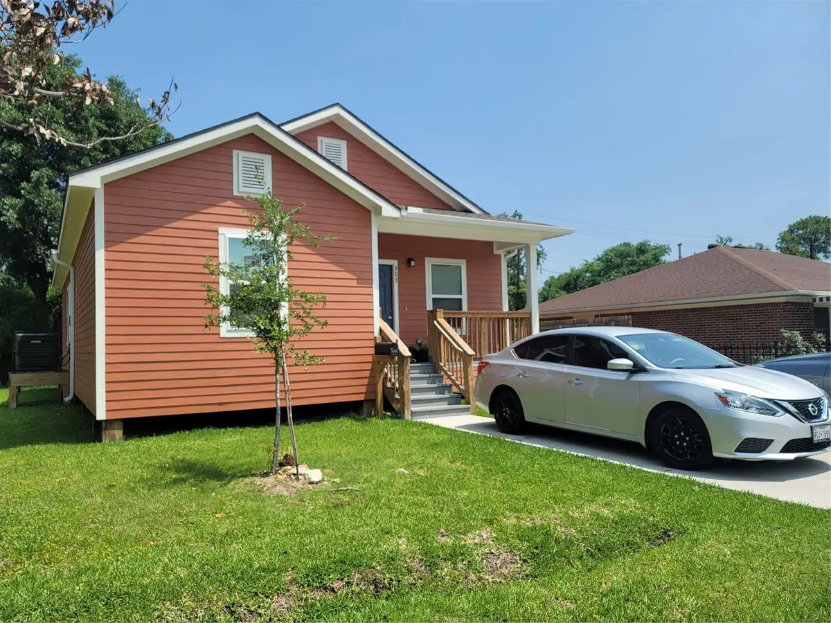 303 Victoria Drive, Houston, TX 77022 - Image #1