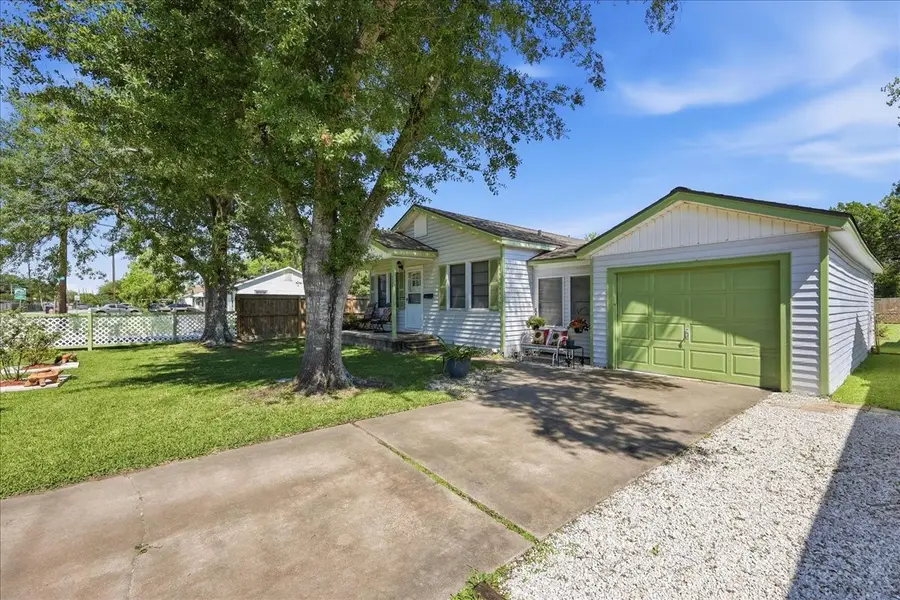 3006 Western Ave, Orange, TX 77630 - #3