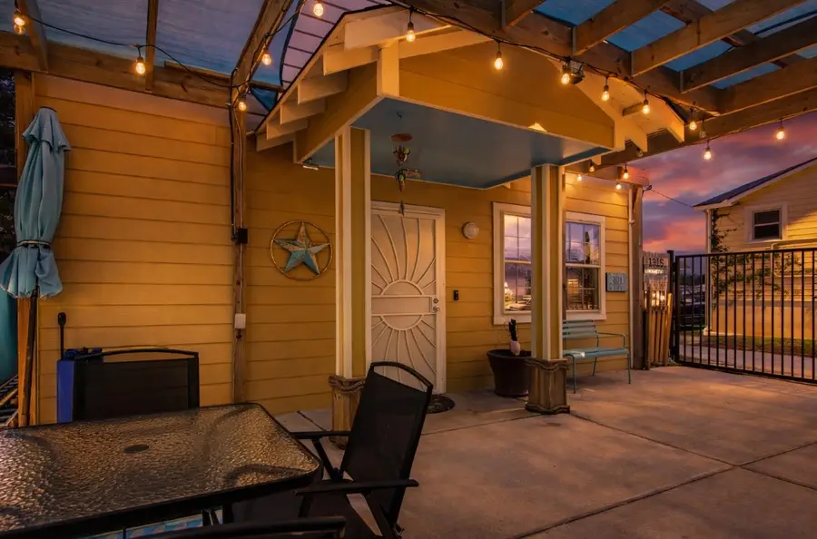 1315 40th Street, Galveston, TX 77550 - #2