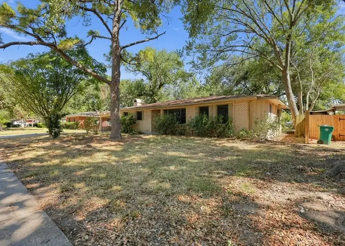 2109 Oaks Drive, Pasadena, TX 77502 - #2