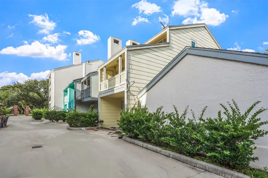 2019 Lakewood Court, Willis, TX 77318 - #2