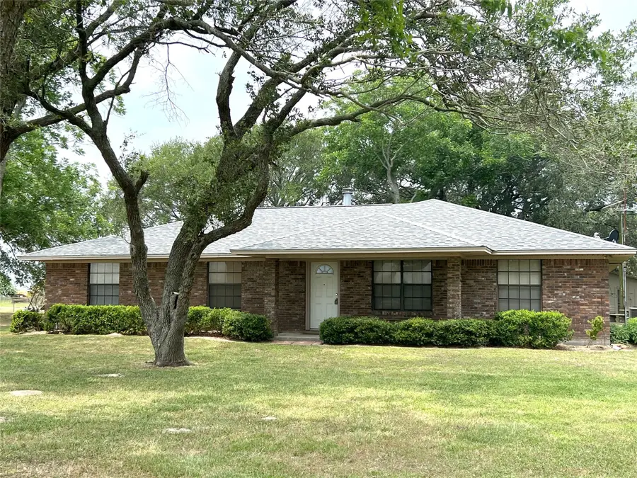 1518 Cr 307, El Campo, TX 77437 - Image #2