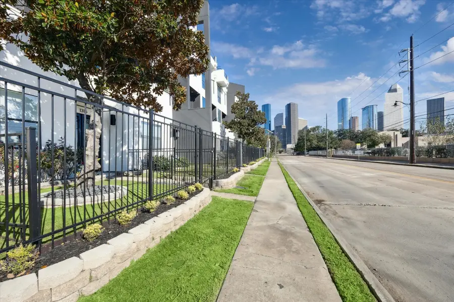 1316 W Dallas Street, Houston, TX 77019 - Image #2