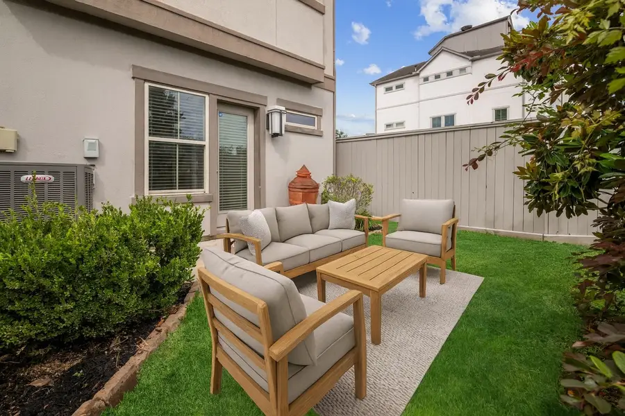 803 Algona Avenue, Houston, TX 77008 - Image #2