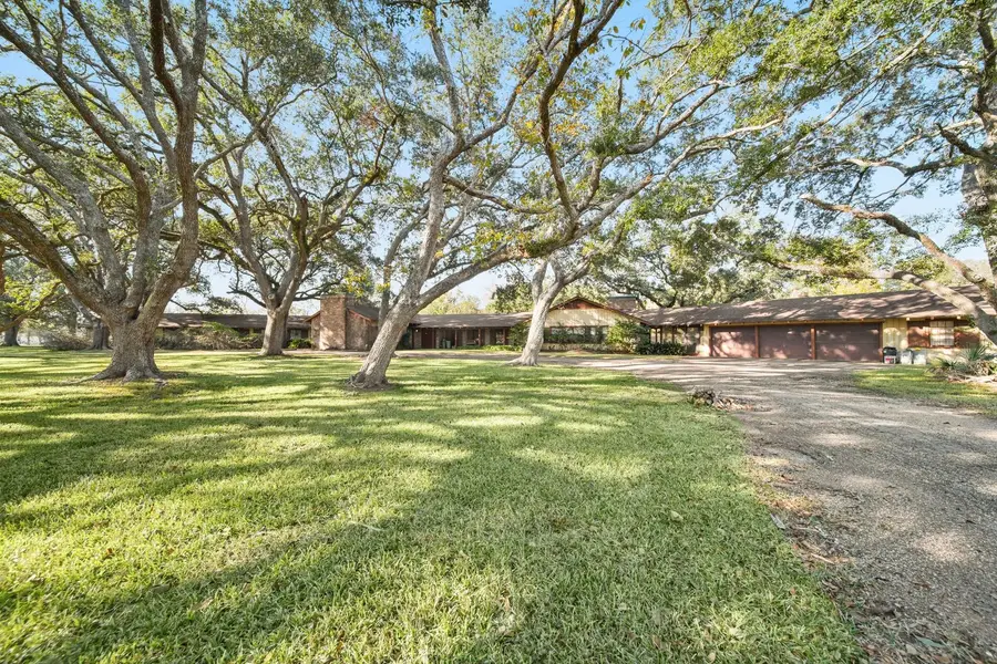 629 County Road 133, Alvin, TX 77511 - Image #3