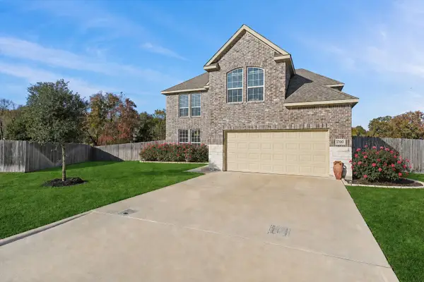 1700 Twin Oaks Circle, Brenham, TX 77833