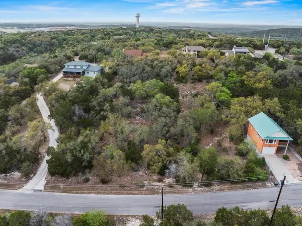 1040 Summit Bluff, Canyon Lake, TX 78133