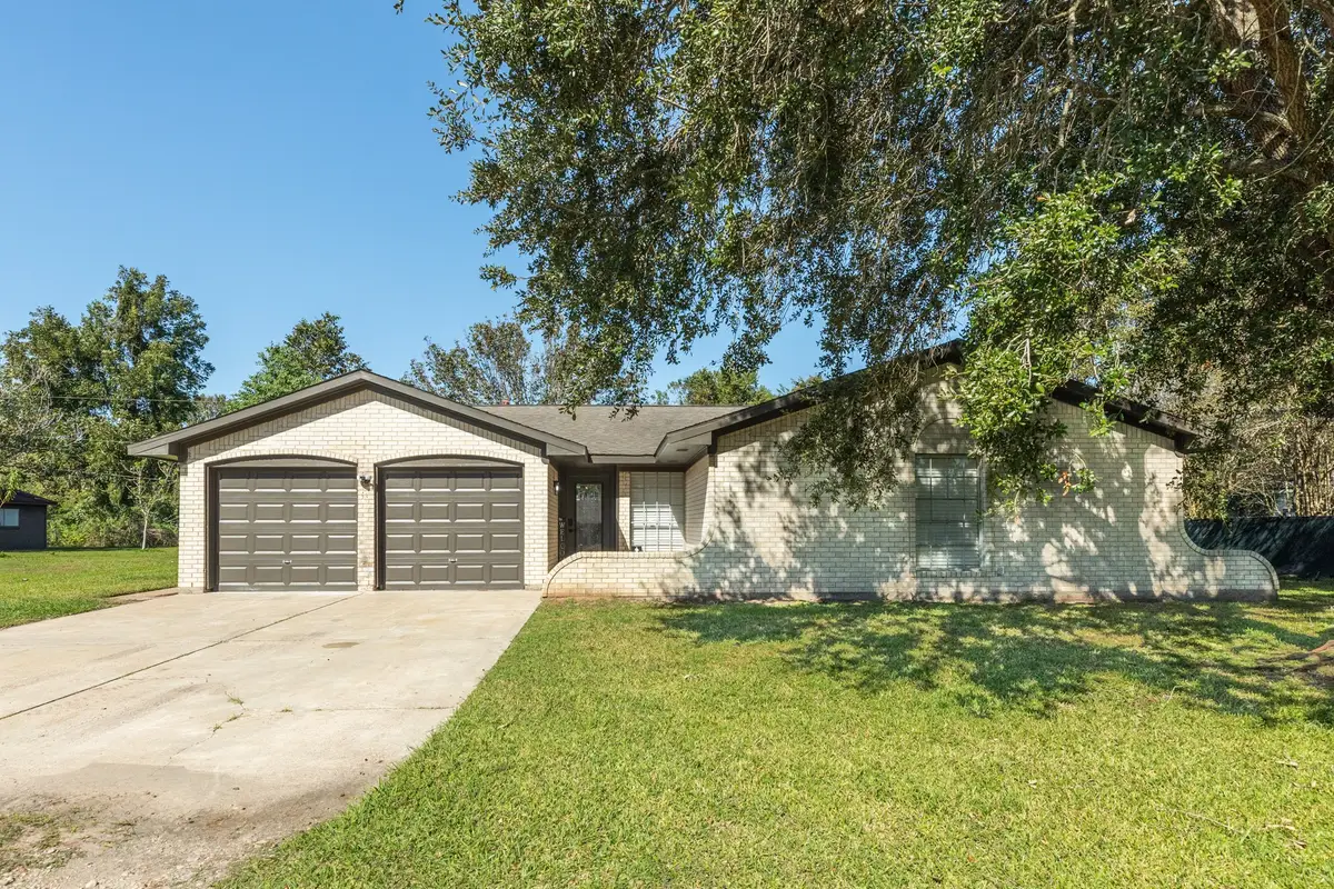 114 Singleton Street, Jones Creek, TX 77541 - Image #1