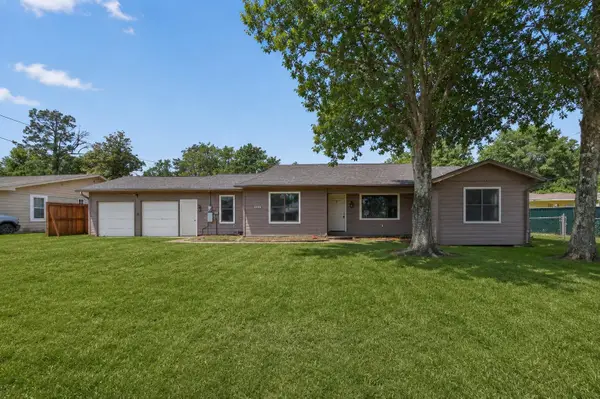 217 N Holly Avenue, Cleveland, TX 77327