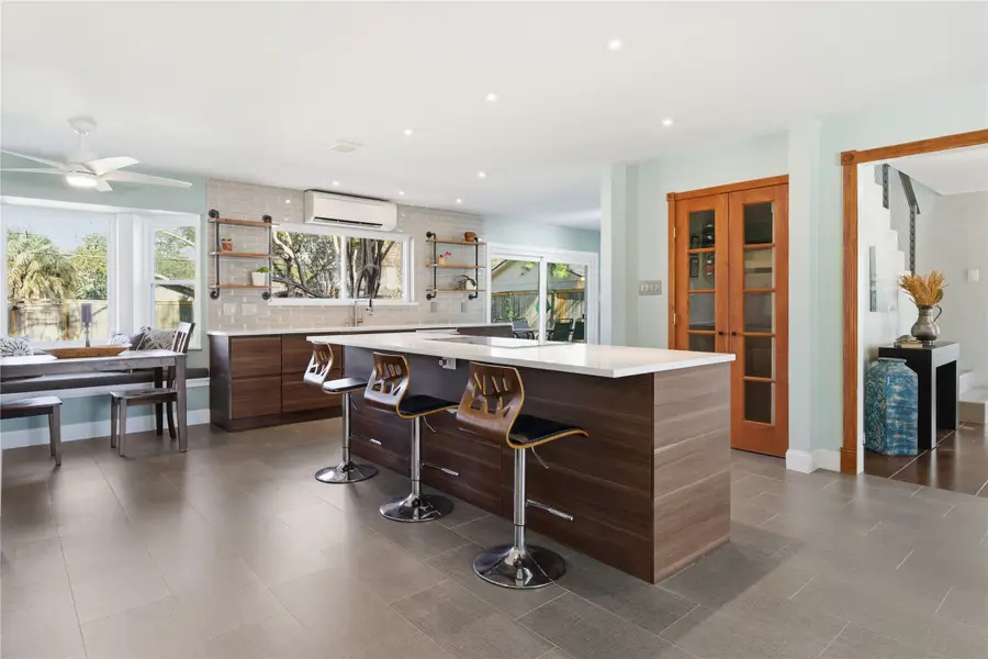 126 Pine Shadows Drive, Taylor Lake Village, TX 77586 - #3