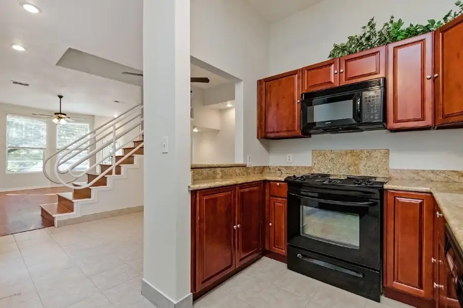 204 Marshall Street #4, Houston, TX 77006 - #3