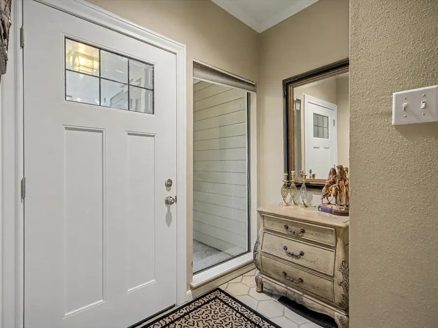 75 April Point Drive S, Conroe, TX 77356 - Image #3