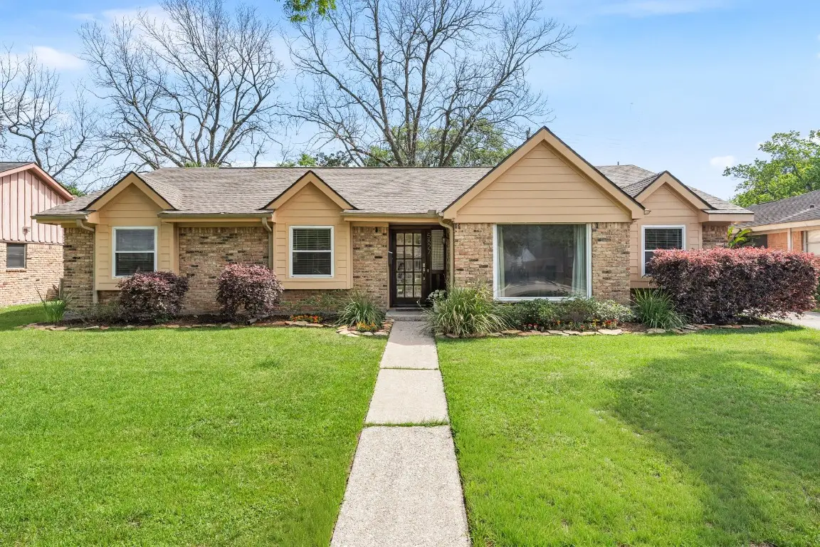 5827 Rutherglenn Drive, Houston, TX 77096 - #1