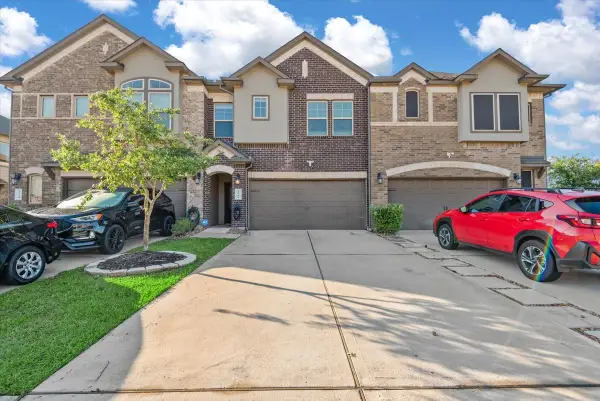 3736 Lancer Circle, Pearland, TX 77581