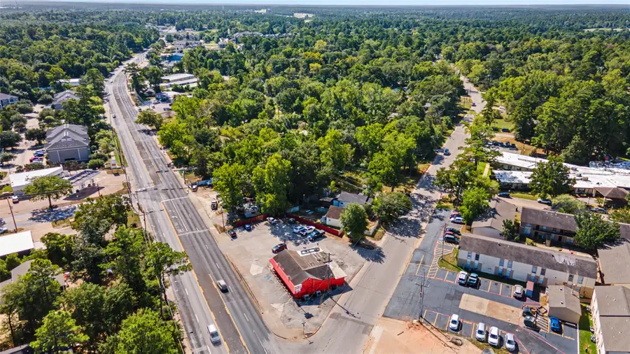3010 Sam Houston Avenue, Huntsville, TX 77340 - #2